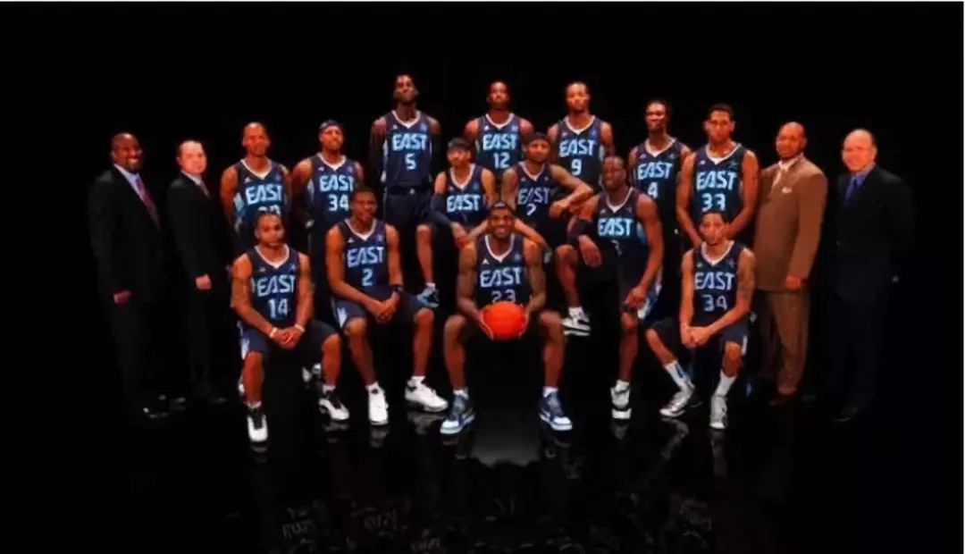 铜墙铁壁的 铜墙铁壁的